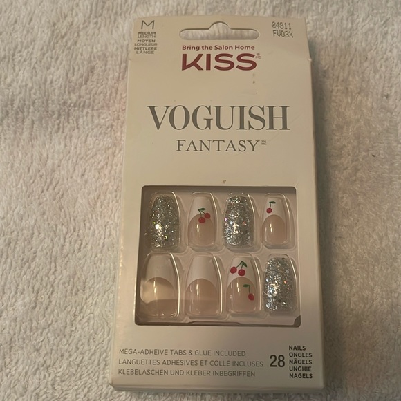 Kiss Glue Nail set - Picture 1 of 6